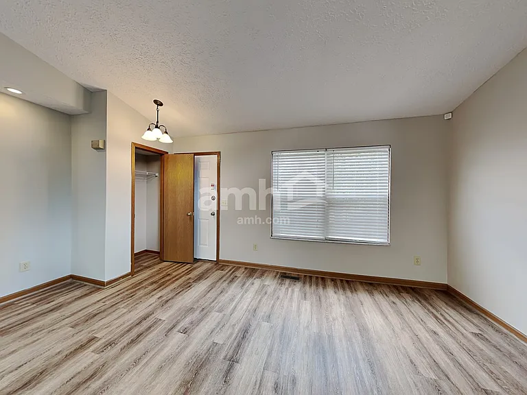 1129 Oslo Pass — Photo 7