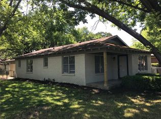 808 S Robinson St, Cleburne, TX 76031