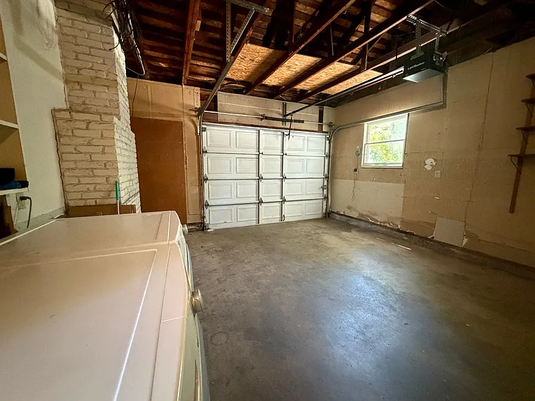 6039 Van Alstine Ave — Photo 26
