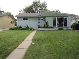 916 N Neva Ave, Addison, IL 60101