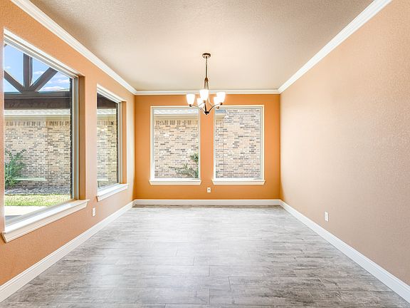 4th image of 3414 Fountain Way