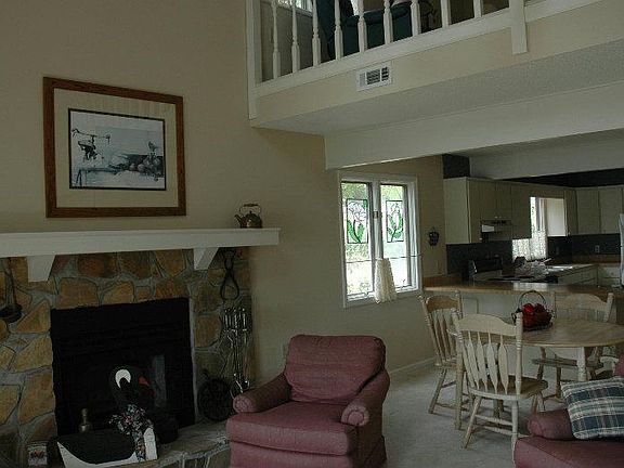 4th image of 220 Windjammer Dr