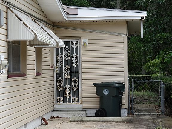 5th image of 837 Magnolia Ave