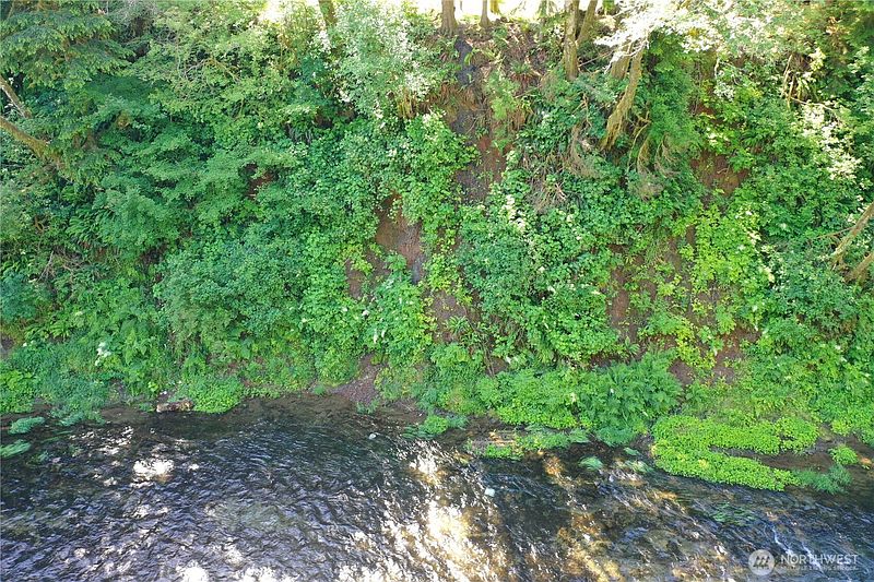 3rd image of 553 Upper Naselle Road