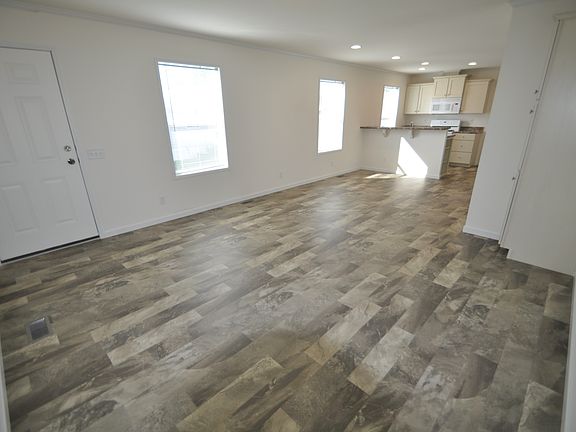 5th image of 28 S Hiawatha Cir