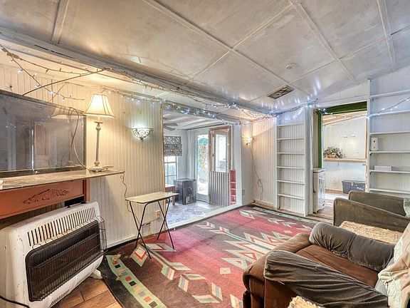 3rd image of 29 34th St