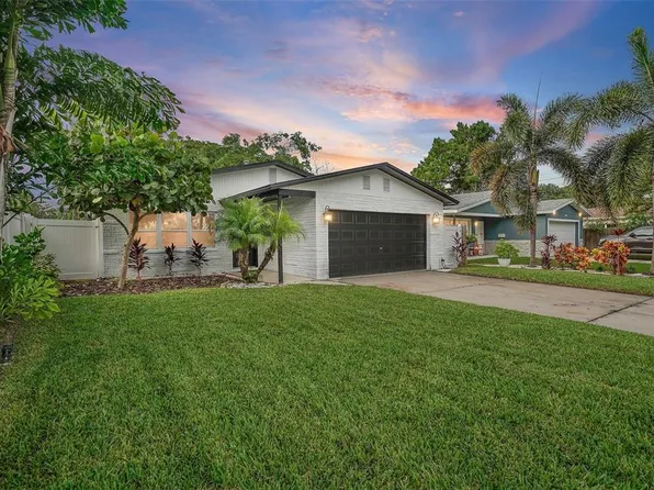 1775 Massachusetts Ave NE, Saint Petersburg, FL 33703