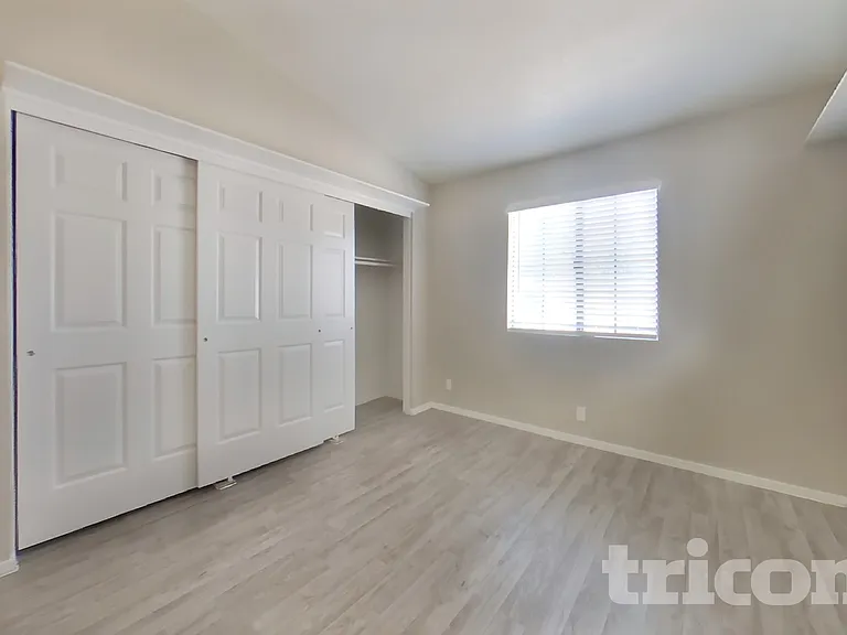 1464 E Rosemonte Dr — Photo 11