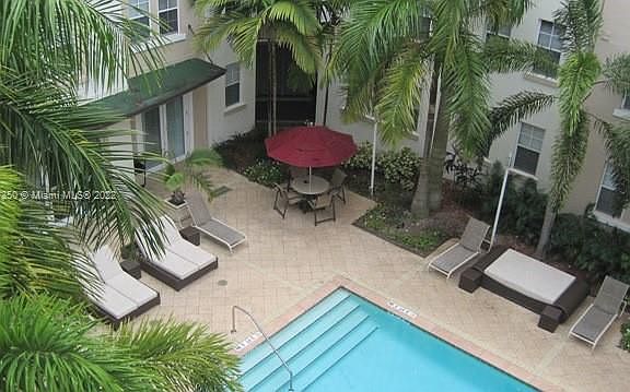4th image of 533 NE 3rd Ave APT 437