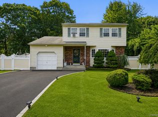 26 Probst Drive, Shirley, NY 11967
