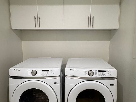 4th image of 5415 Lexington Ave #5417