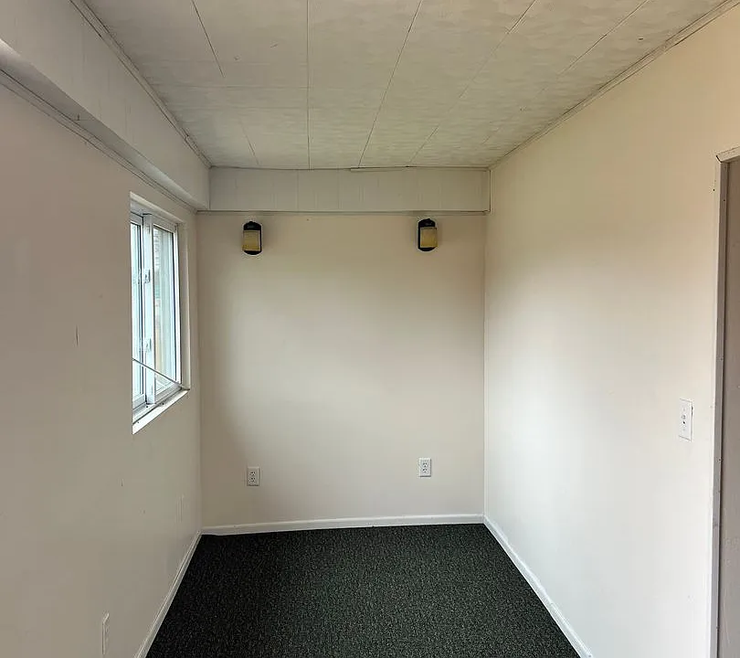 Building Photo 4