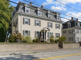61 School St #2L, Lincoln, RI 02865