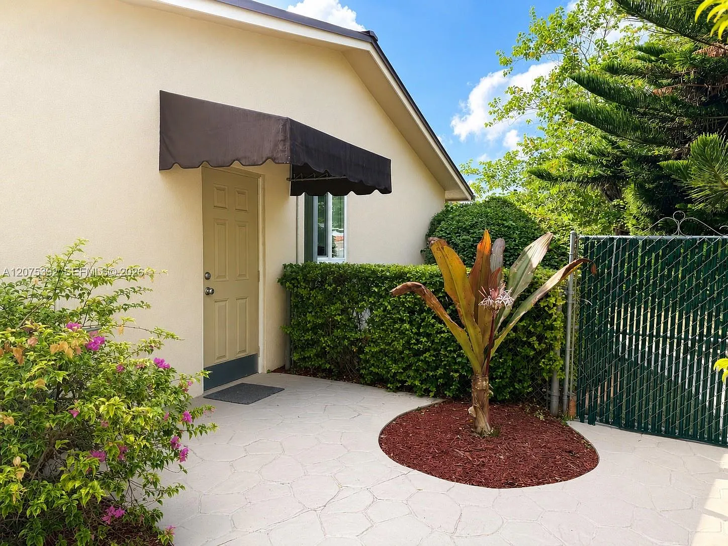 Winston Park — Photo 1