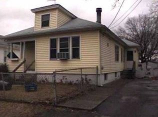 15 Notre Dame Ave, Pawtucket, RI 02860