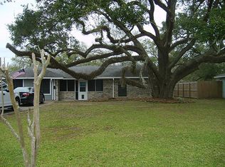 205 Post Oak Rd, Lake Jackson, TX 77566