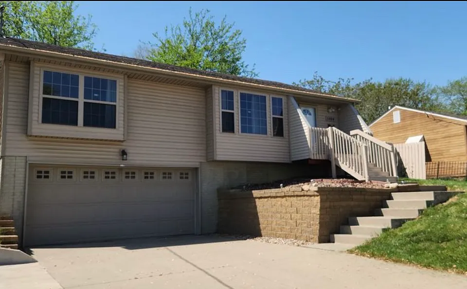 5804 Snyder Ave