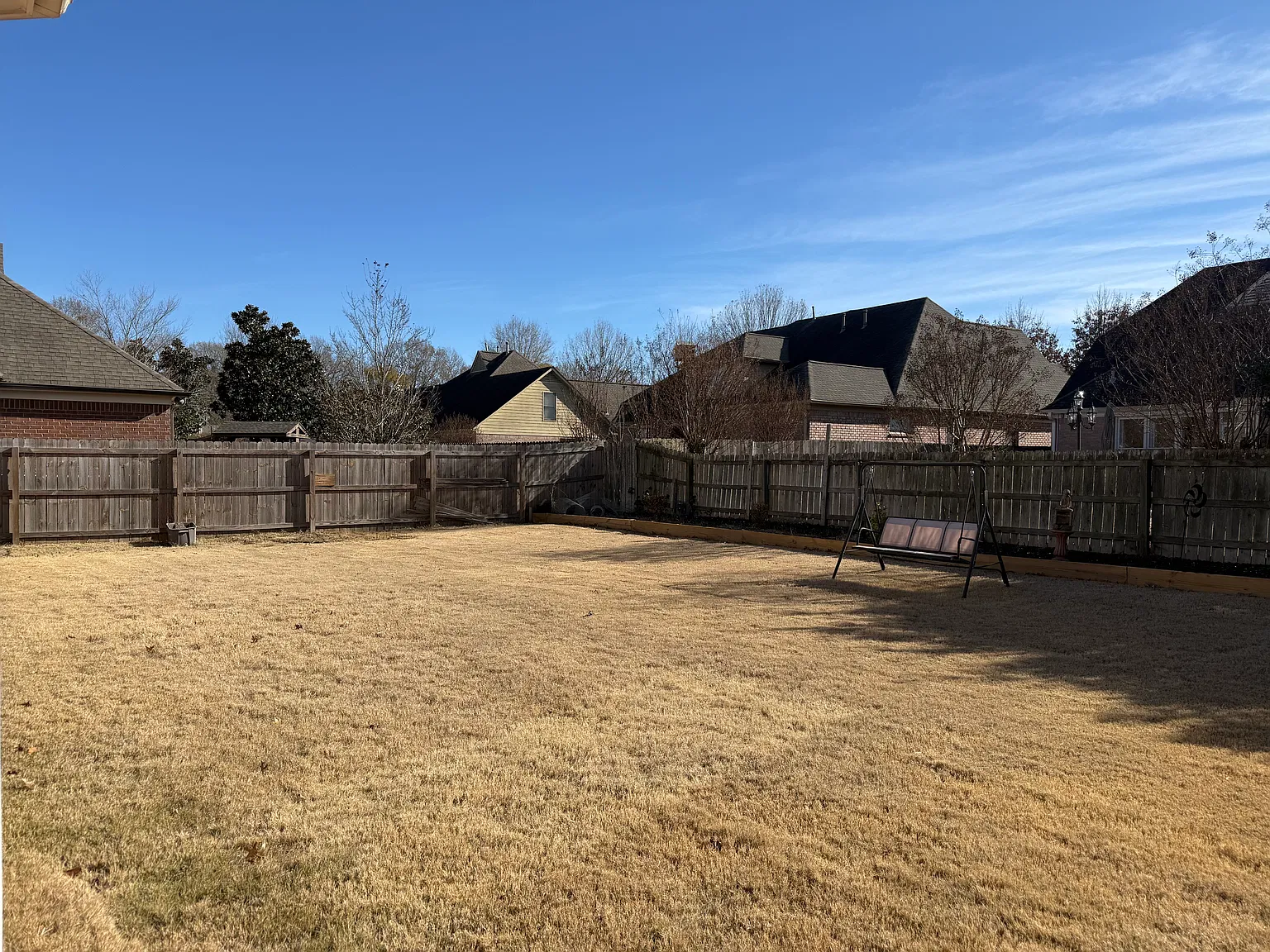 5 bed, 3827 sqft, $3,200 — Photo 2
