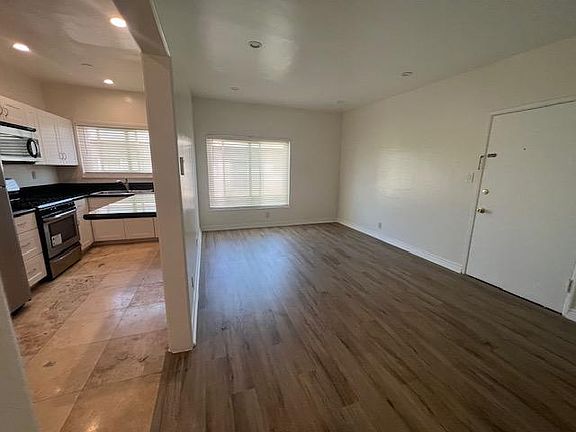 2nd image of 4771 San Vicente Blvd APT 6