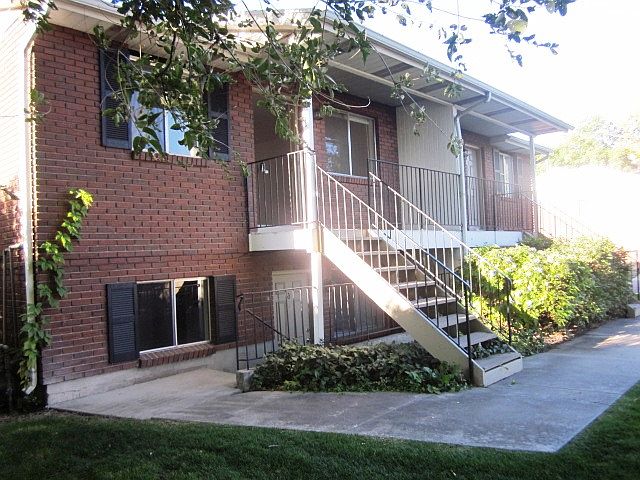 Charming 2 bed/1 bath