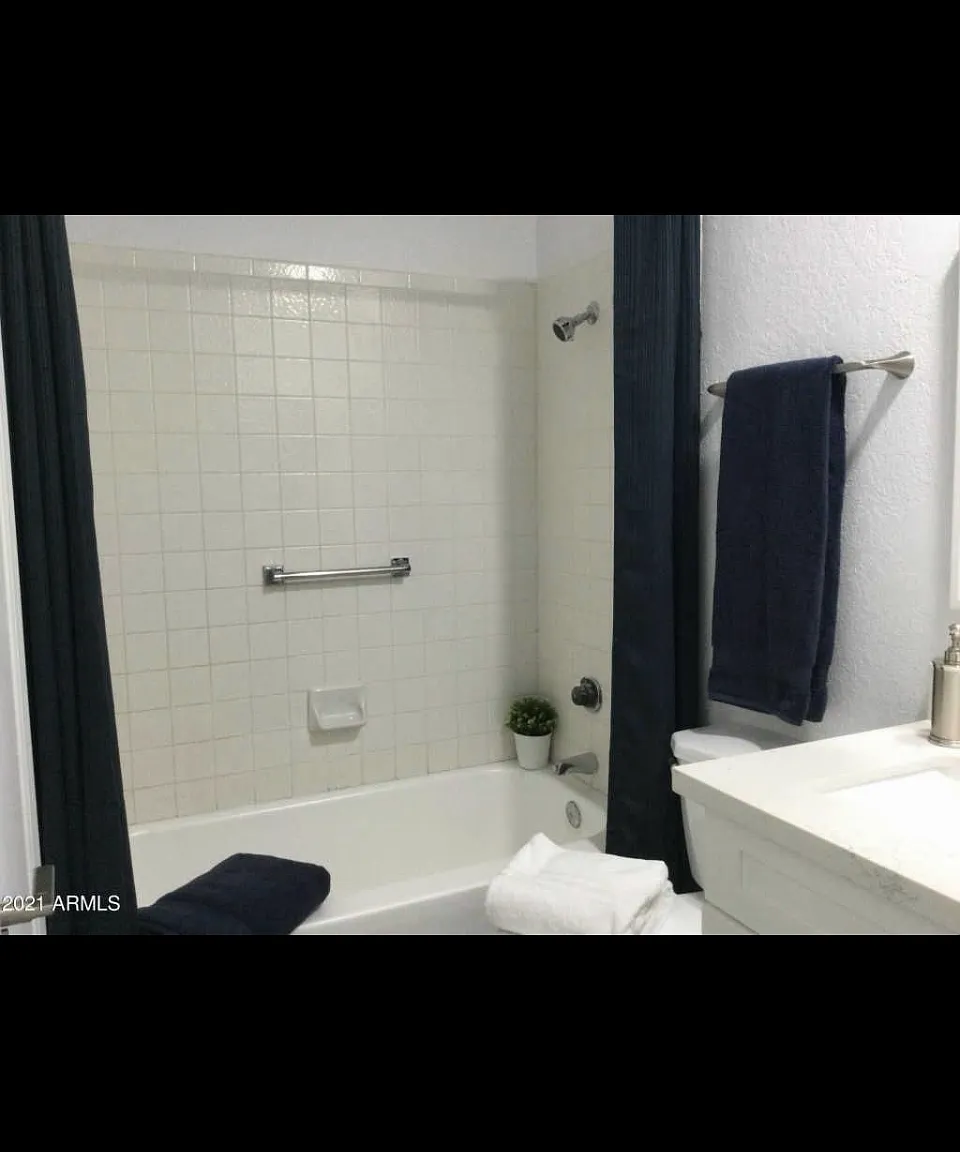 3336 W Potter Dr — Photo 3