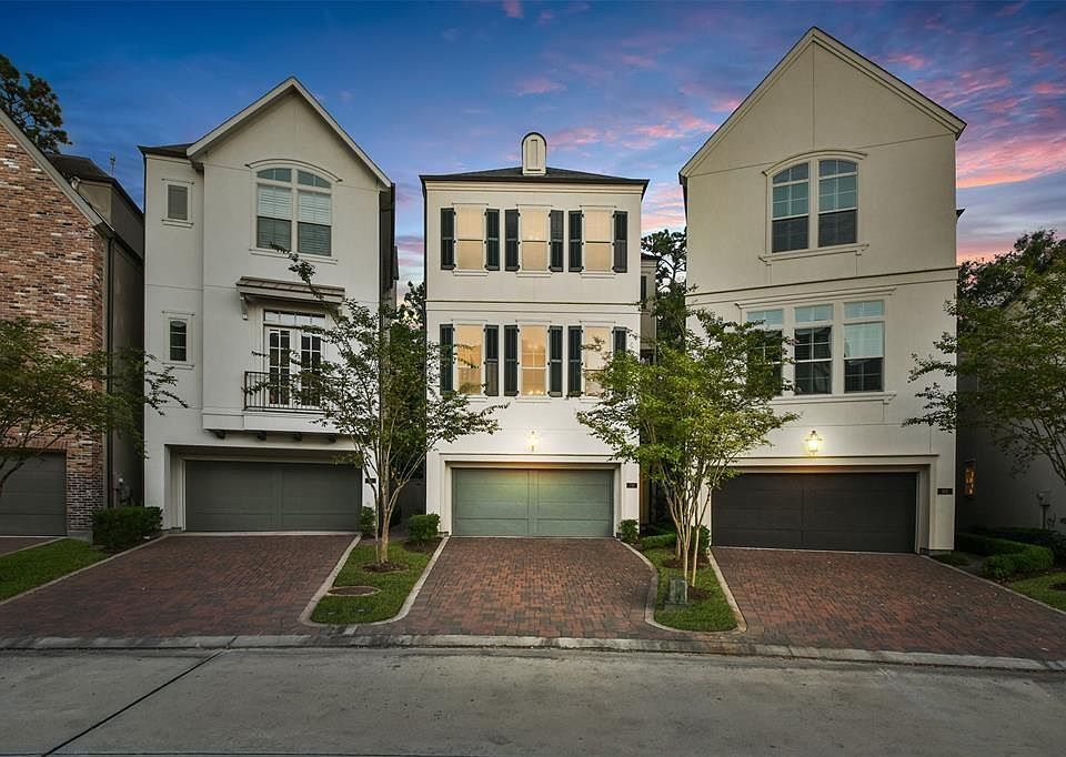 1st image of 70 Wooded Park Pl