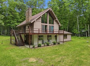 9352 W Circle Dr, Stanwood, MI 49346