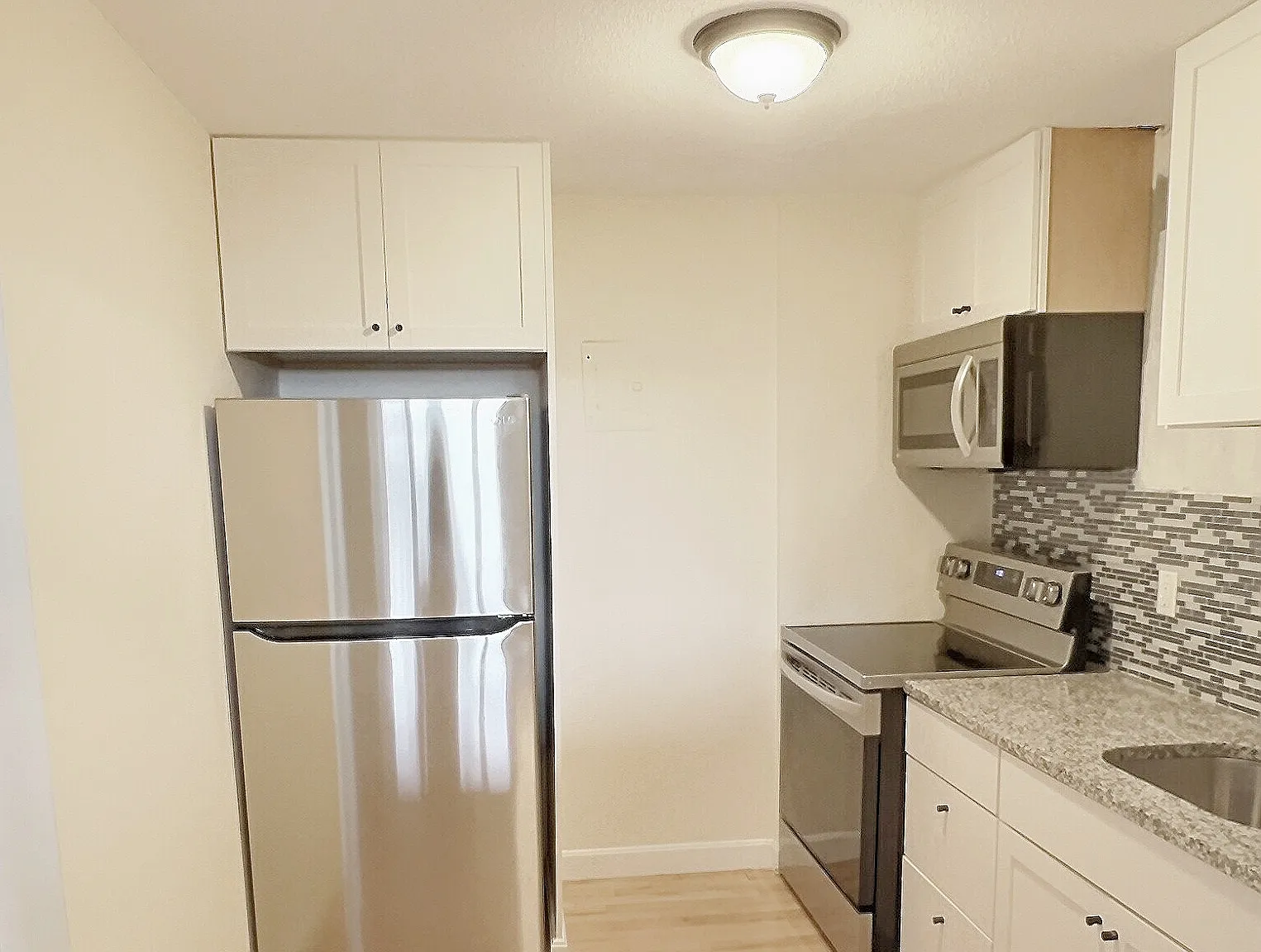 1039 Commonwealth Ave — Photo 1