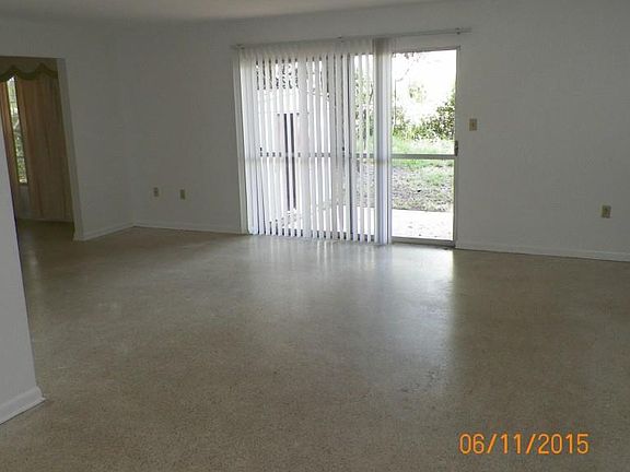 5th image of 6124 Holiday Hill Ln