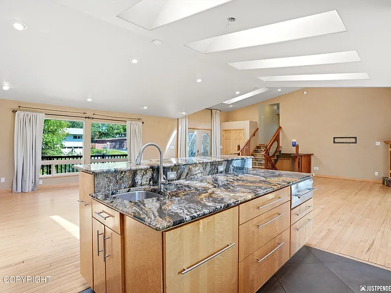 2100 Churchill Dr — Photo 18