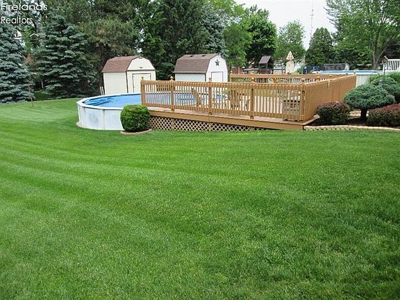4th image of 6107 Maple Hill Dr