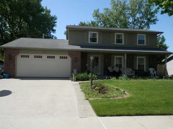 1728 Abbey Ct, New Haven, IN 46774