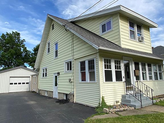 4th image of 142 Oakwood Ave