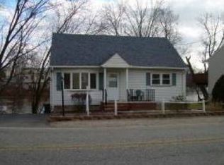 404 Riverview Dr, Totowa, NJ 07512