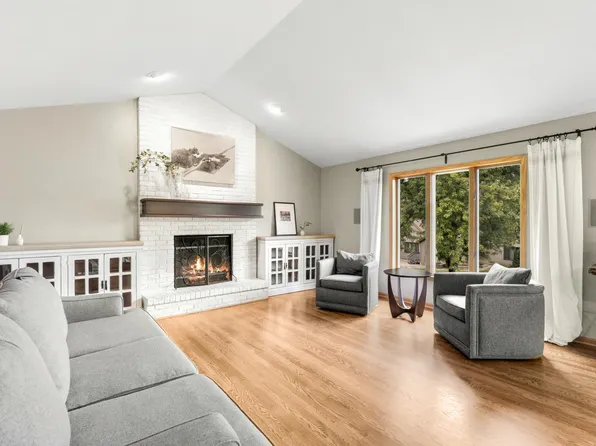 3010 Bent Tree Hills Dr, New Brighton, MN 55112
