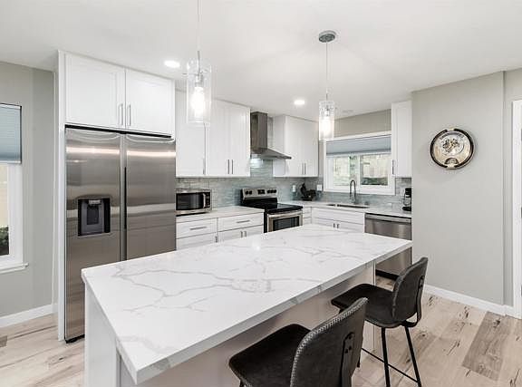 2nd image of 3747 Vista Campana #94