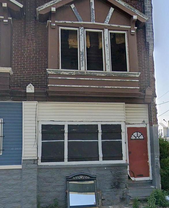 1st image of 3745 Kensington Ave