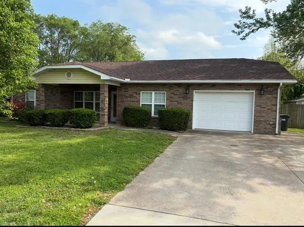 313 W Phelps Avenue, Pierce City, MO 65723