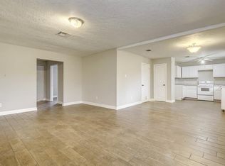 10005 Sparrow St, La Porte, TX 77571