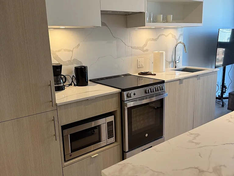 100 Queen St E #1117 — Photo 8
