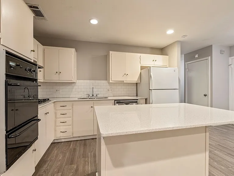 7004 Bryn Mawr Cv — Photo 7