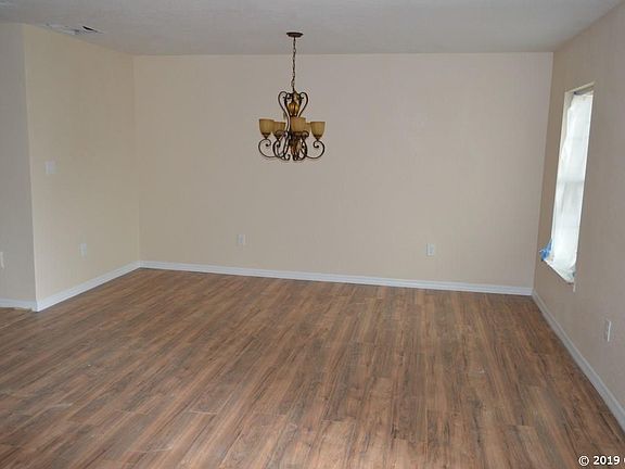 2nd image of 1322 NE 1st Ave