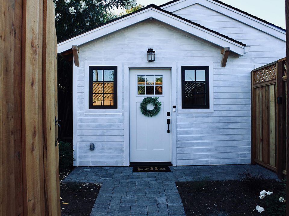 1st image of 2215 Serra Ave