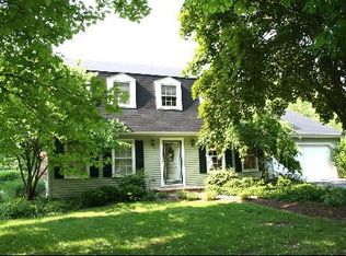 26W074 Blackhawk Dr, Wheaton, IL
