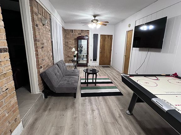4th image of 1234 Thistledown Dr