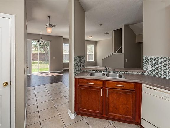 2nd image of 1933 Estancia Cir