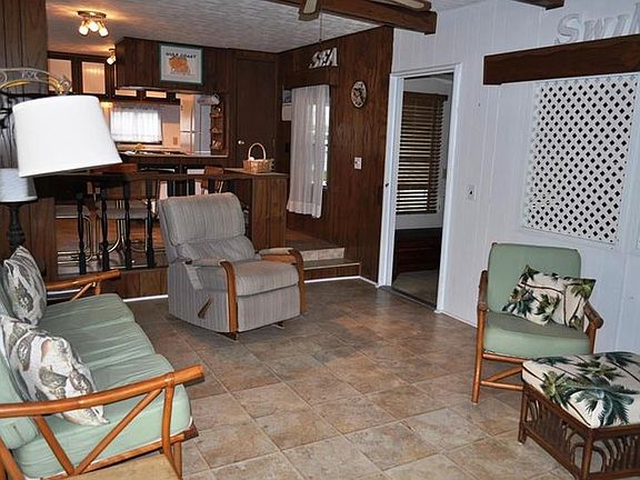 4th image of 2435 Heron Dr