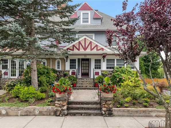 51 Columbia Ave, Cranston, RI 02905