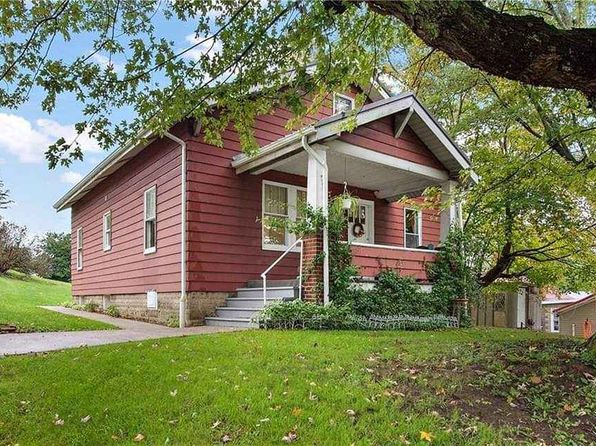 2837 Main St