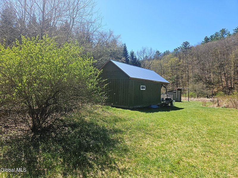 2nd image of 915 Mill Valley Road